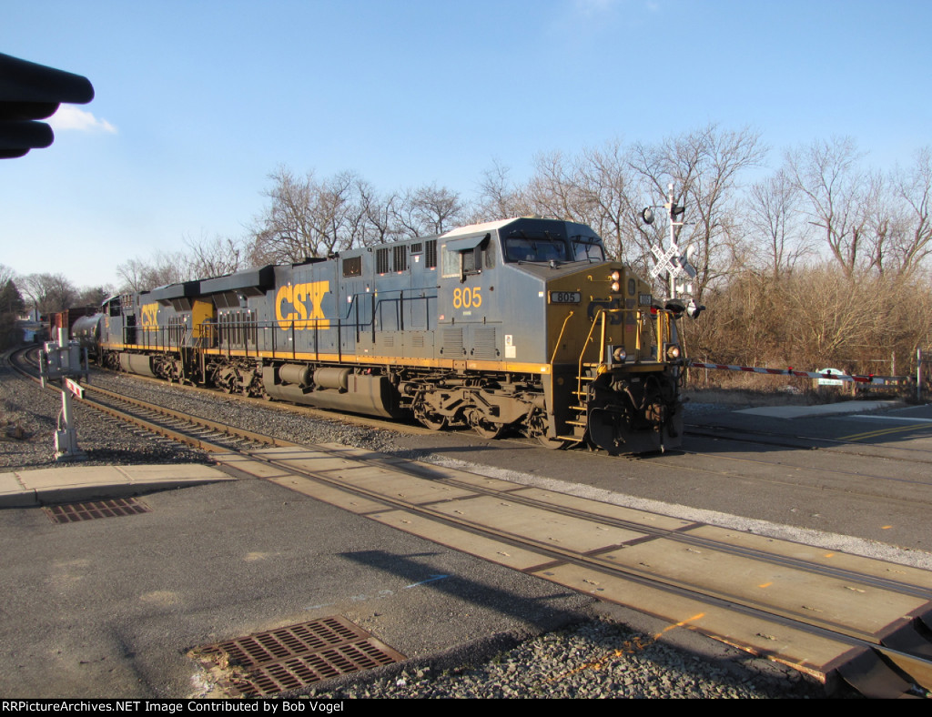 CSX 805 and 922